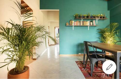 Bed & Breakfast Private Room At Medell�n's Coolest Location