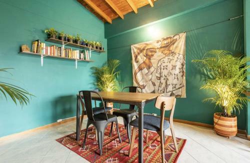 Bed & Breakfast Private Room At Medell�n's Coolest Location