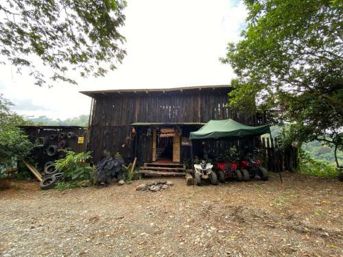 Hostal La Caba�a Del Nyctibius