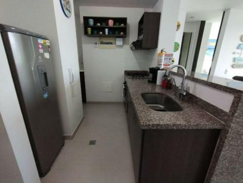 Apartamento En El Rodadero-piscina-jacuzzi-wifi