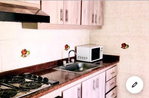Apartamento En El Rodadero, Muy Bien Ubicado