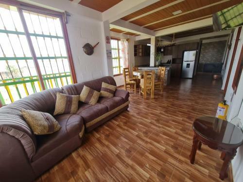 Apartahotel Bella Vista 2nd Floor Lake Calima