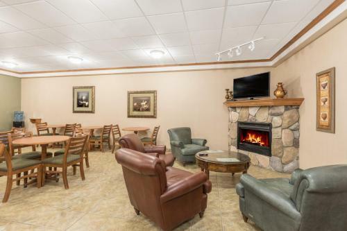 Hotel Ramada Inn & Suites