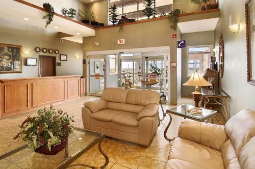 Hotel Ramada Inn & Suites
