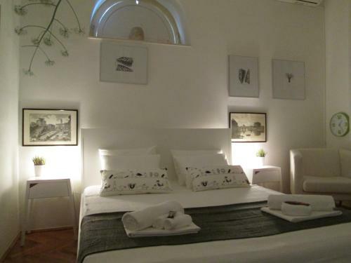 Hostal St. Lazarus Room