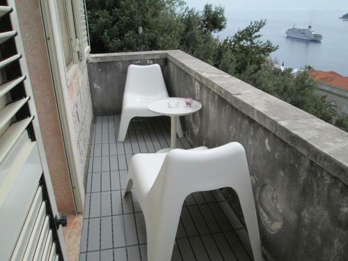 Hostal St. Lazarus Room