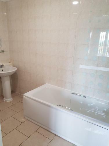 Hostal The Bay Horse Accommodation