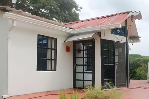 Caba�a Campestre De Con Piscina, Cocina, Y Wifi.