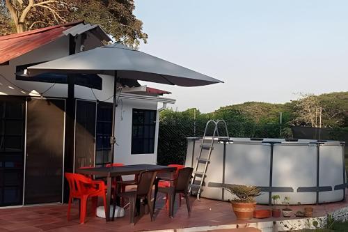 Caba�a Campestre De Con Piscina, Cocina, Y Wifi.