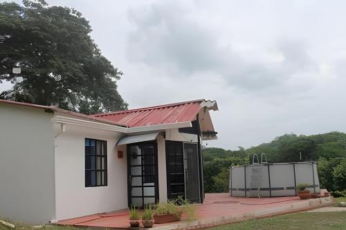 Caba�a Campestre De Con Piscina, Cocina, Y Wifi.