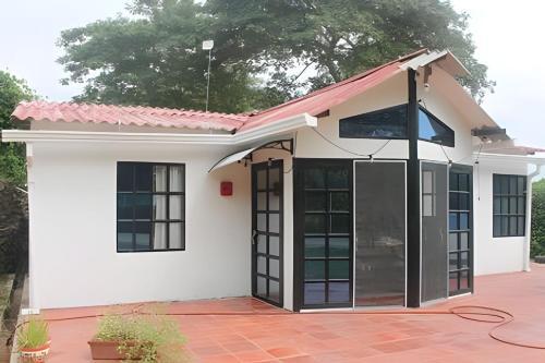 Caba�a Campestre De Con Piscina, Cocina, Y Wifi.