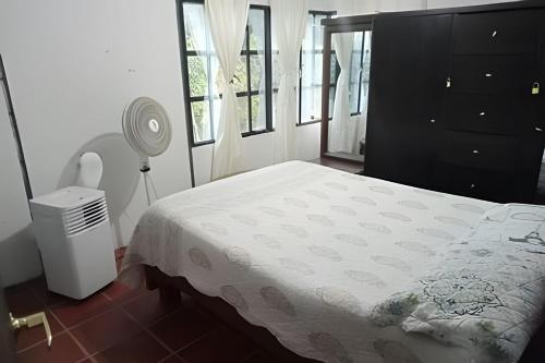 Caba�a Campestre De Con Piscina, Cocina, Y Wifi.