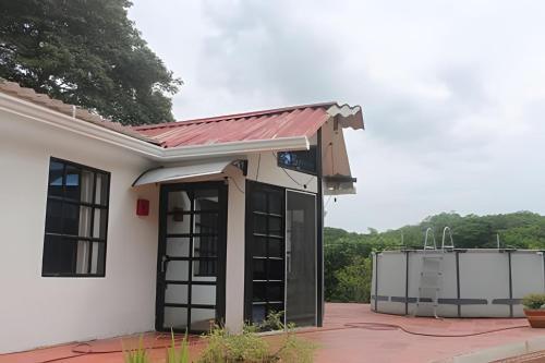 Caba�a Campestre De Con Piscina, Cocina, Y Wifi.