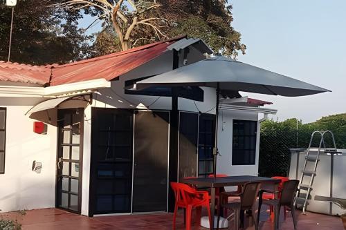 Caba�a Campestre De Con Piscina, Cocina, Y Wifi.