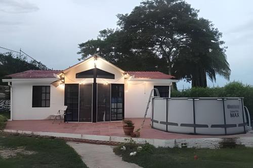 Caba�a Campestre De Con Piscina, Cocina, Y Wifi.