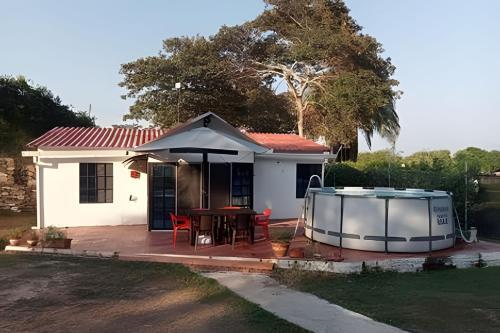 Caba�a Campestre De Con Piscina, Cocina, Y Wifi.