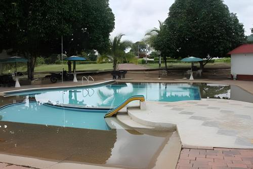 Caba�a Campestre De Con Piscina, Cocina, Y Wifi.