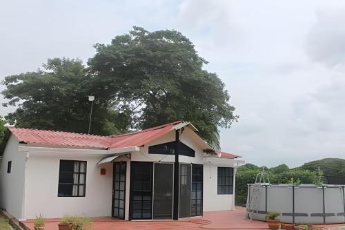 Caba�a Campestre De Con Piscina, Cocina, Y Wifi.