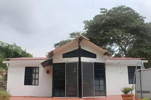 Caba�a Campestre De Con Piscina, Cocina, Y Wifi.