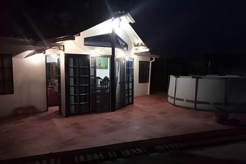 Caba�a Campestre De Con Piscina, Cocina, Y Wifi.