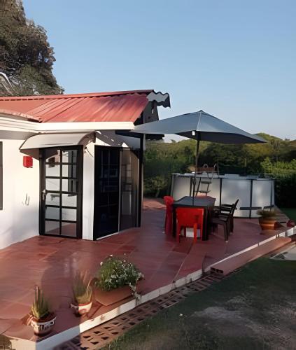 Caba�a Campestre De Con Piscina, Cocina, Y Wifi.