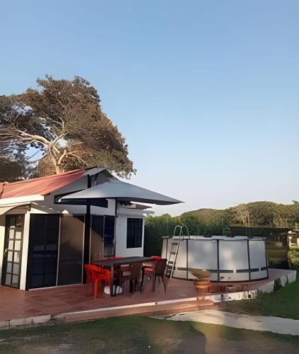 Caba�a Campestre De Con Piscina, Cocina, Y Wifi.