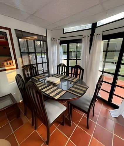 Caba�a Campestre De Con Piscina, Cocina, Y Wifi.