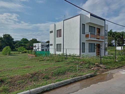 Villa Mansi�n Con Piscina Privada