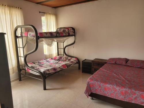 Villa Mansi�n Con Piscina Privada