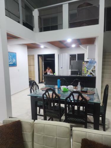 Villa Mansi�n Con Piscina Privada