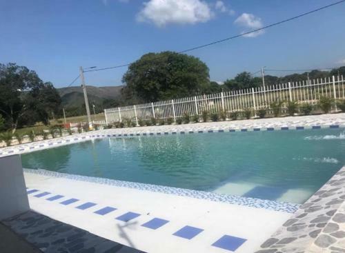 Casa De Campo En Carmen De Apical� Piscina Compartida
