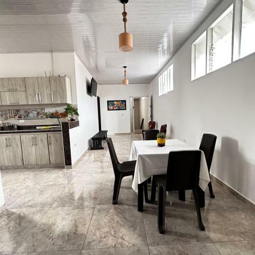 Apartamento Familiar Buga - Bas�lica Se�or De Los Milagros N1