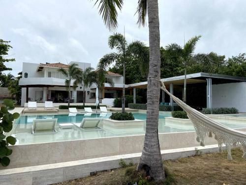 Villa En Bar� Con Playa Privada 6br