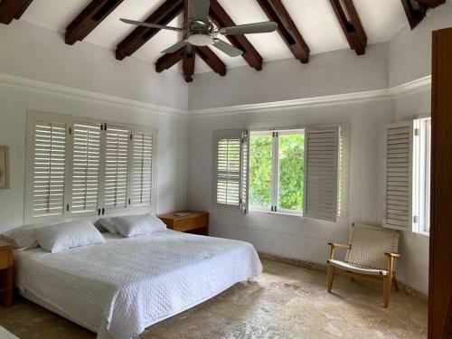 Villa En Bar� Con Playa Privada 6br