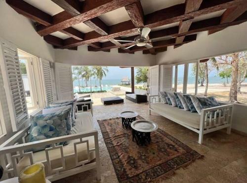 Villa En Bar� Con Playa Privada 6br
