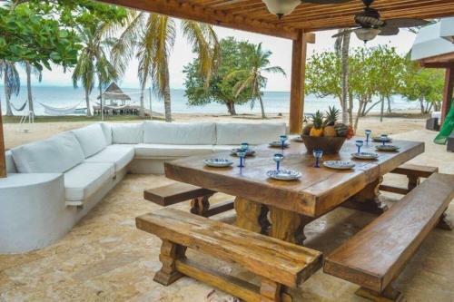 Villa En Bar� Con Playa Privada 6br