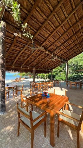 Hotel Acasi Rustic Beach