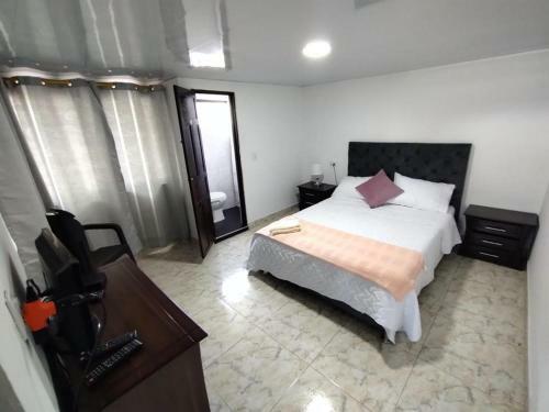 Apartamento Cerca A La Basilica,con Parqueo