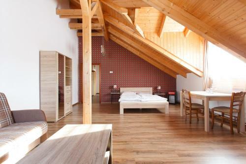 Hostal Rezidence U Jezera