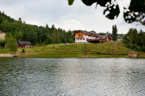 Hostal Rezidence U Jezera