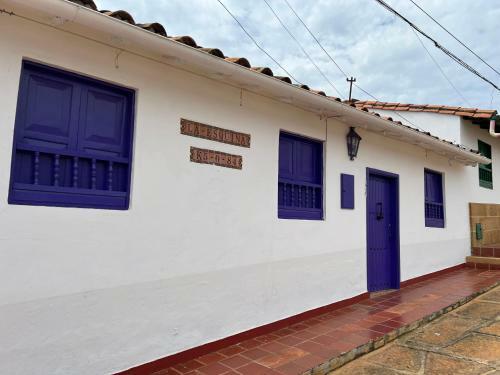 Hermosa Casa Colonial Morada