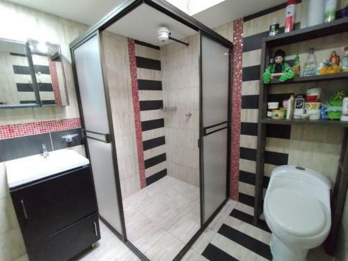 Habitacion Privada En Casa Familiar Con Bano Compartido