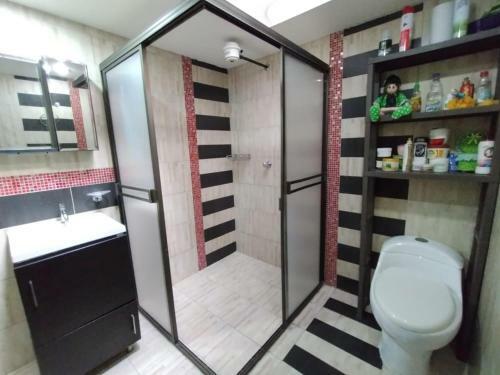 Habitacion Privada En Casa Familiar Con Bano Compartido