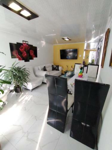 Habitacion Privada En Casa Familiar Con Bano Compartido