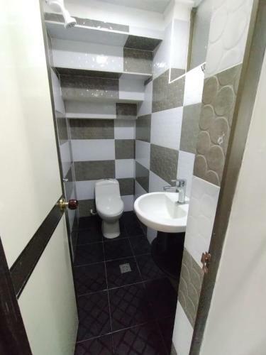 Habitacion Privada En Casa Familiar Con Bano Compartido