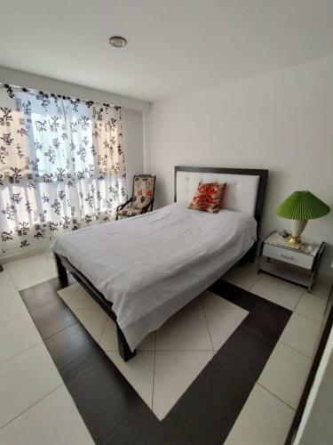 Habitacion Privada En Casa Familiar Con Bano Compartido