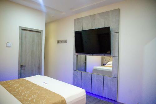 Hotel Byhours Circunvalar - Adults Only