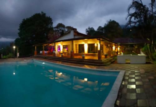 Hotel Cq Santa Ana