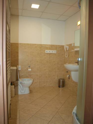 Hostal Pension Village