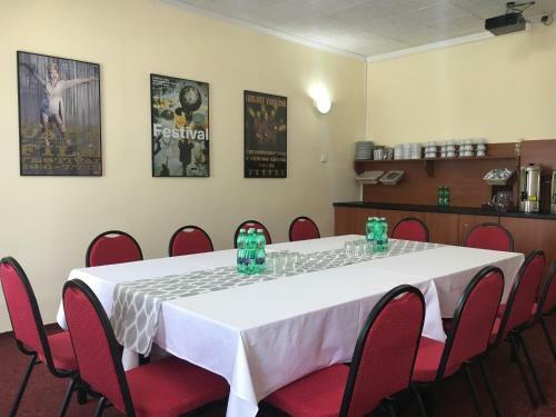 Hostal Pension Village